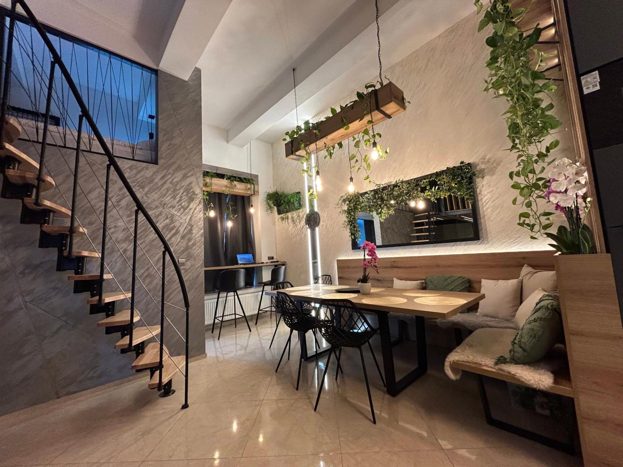 Leo Apartment Suite & Private Spa Zone - Old City Bratislava Eksteriør bilde