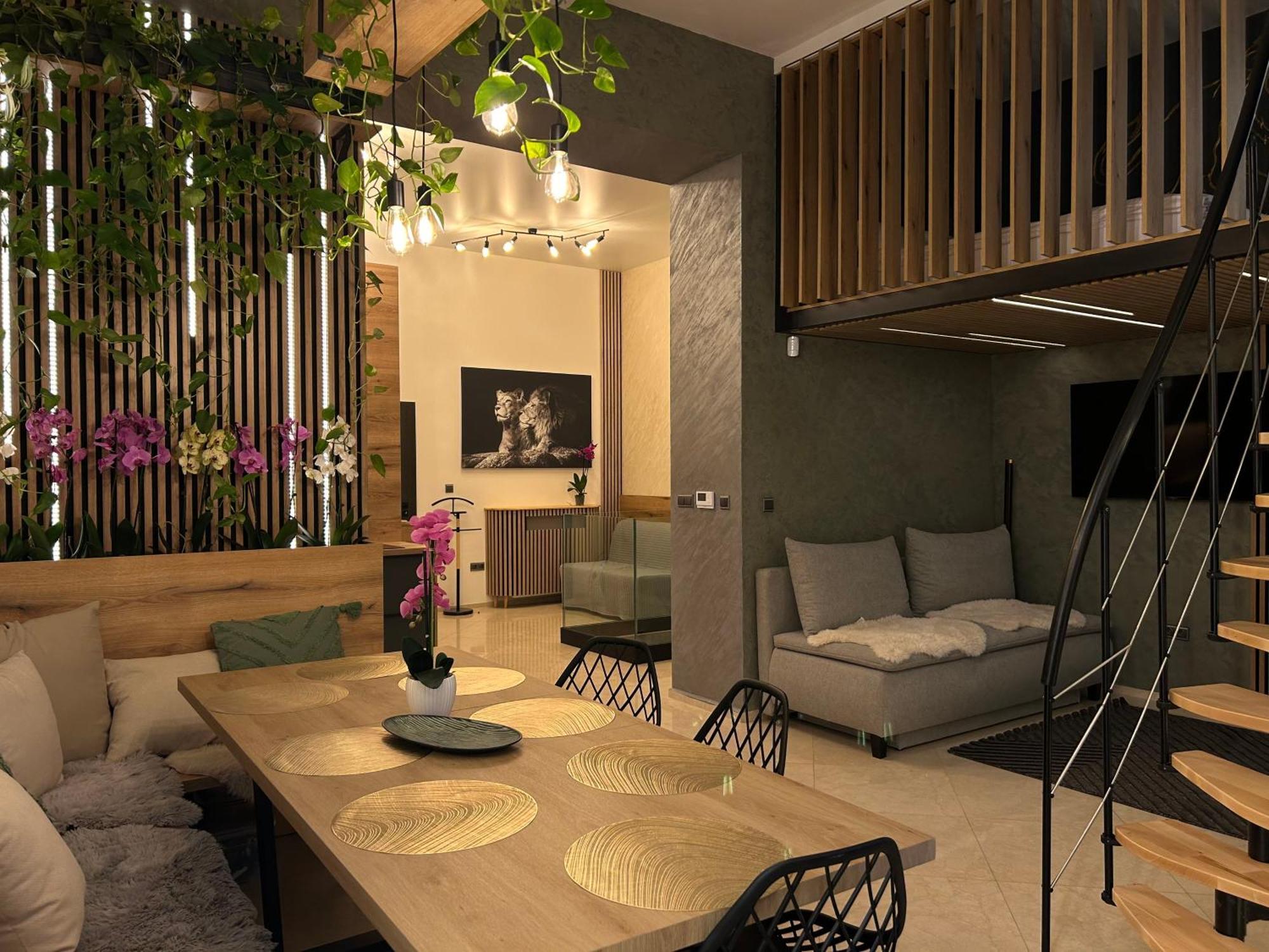Leo Apartment Suite & Private Spa Zone - Old City Bratislava Eksteriør bilde