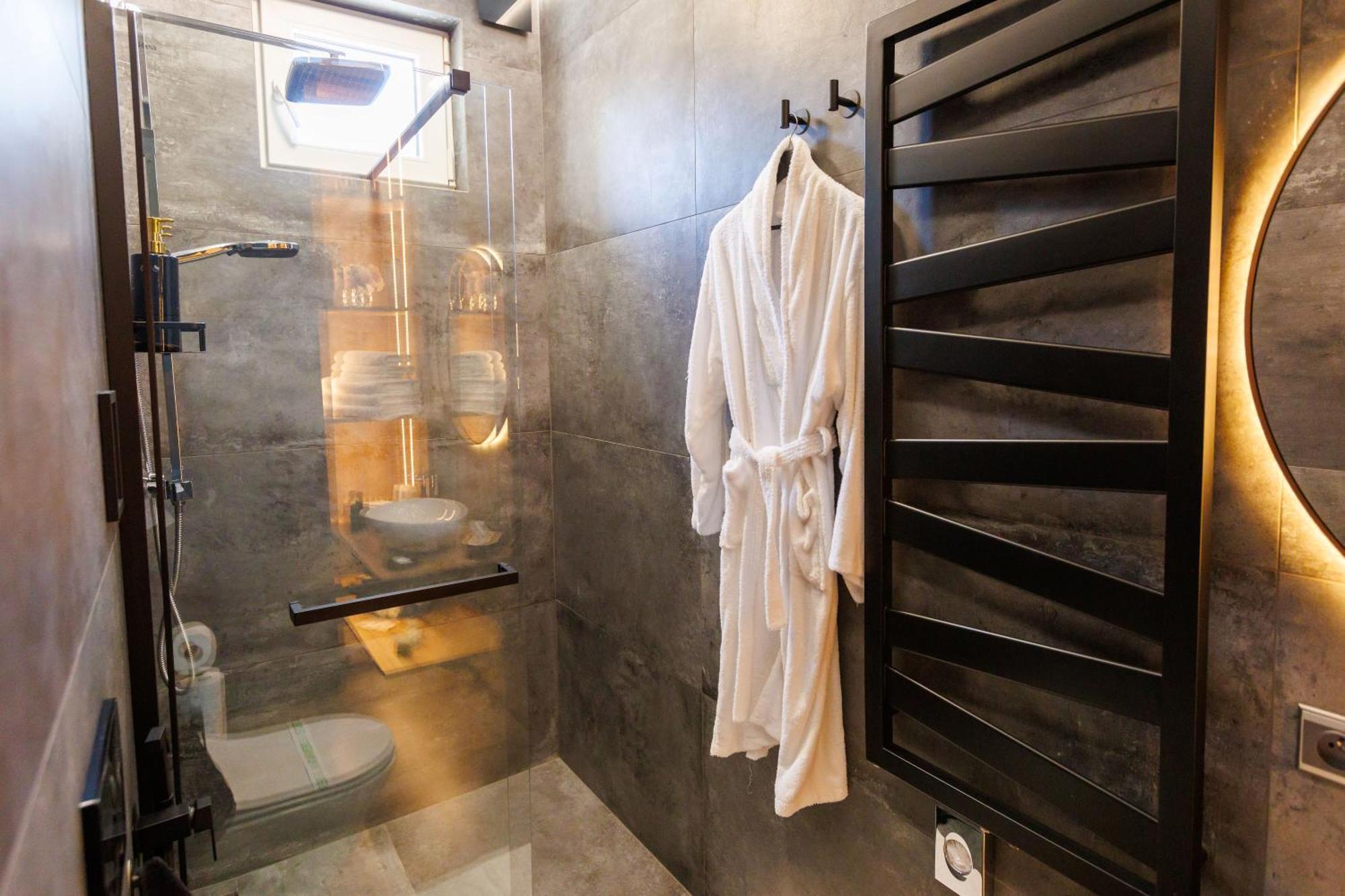 Leo Apartment Suite & Private Spa Zone - Old City Bratislava Eksteriør bilde