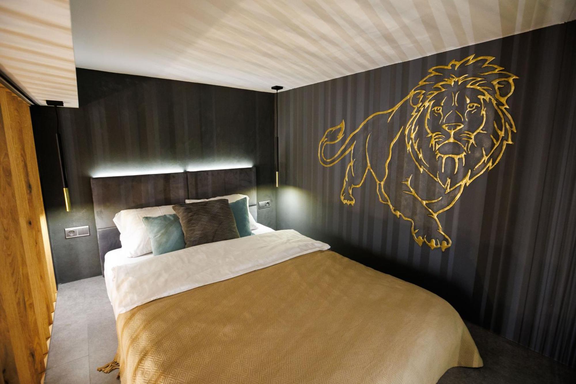 Leo Apartment Suite & Private Spa Zone - Old City Bratislava Eksteriør bilde