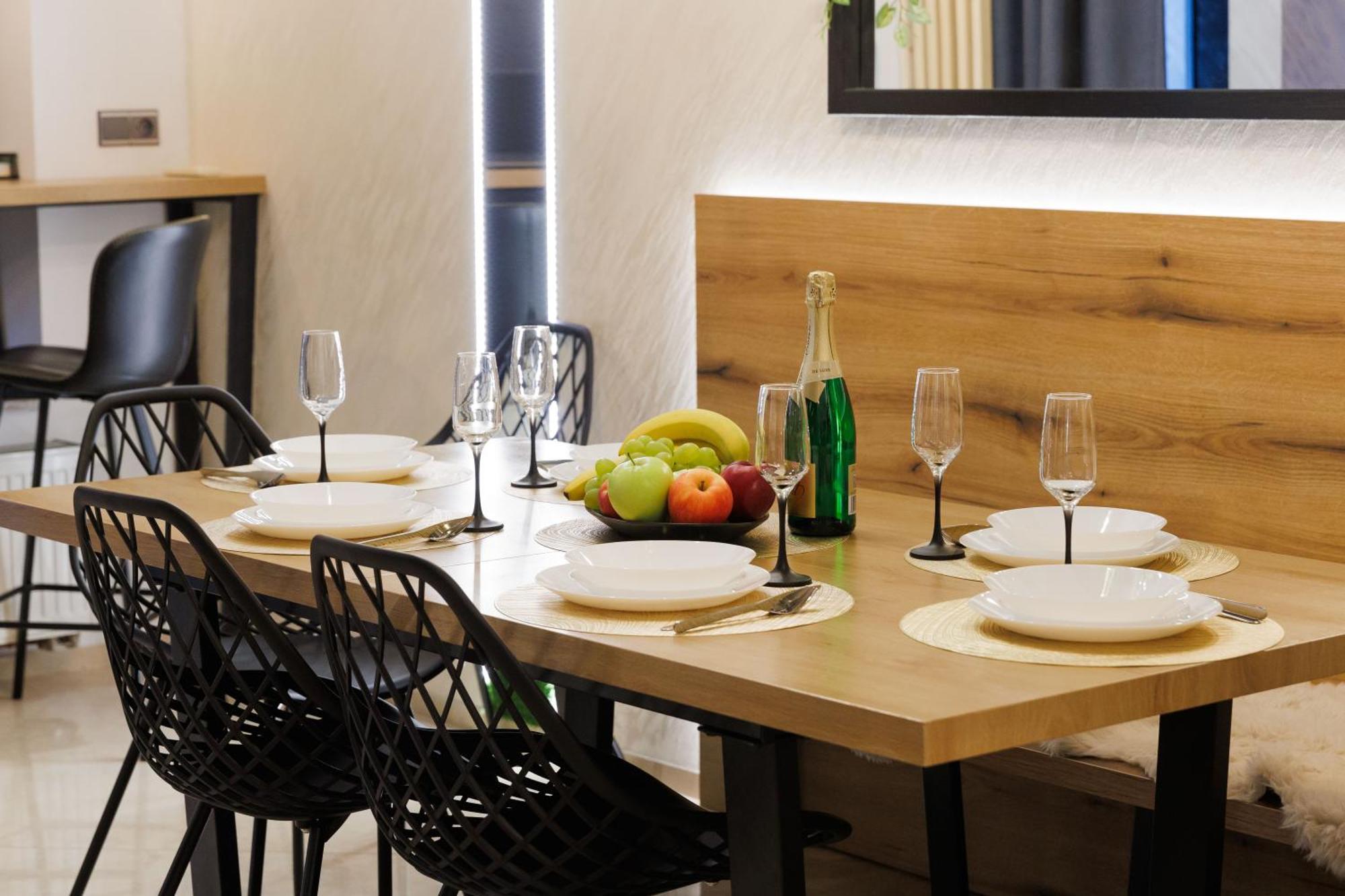 Leo Apartment Suite & Private Spa Zone - Old City Bratislava Eksteriør bilde